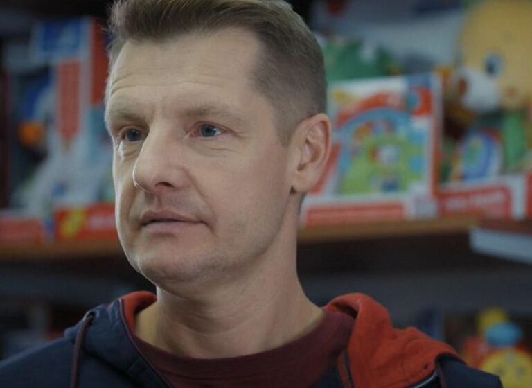 M jak miłość, odcinek 1845: Paweł zmaga się z traumą zdrady podczas zakupów dla dziecka