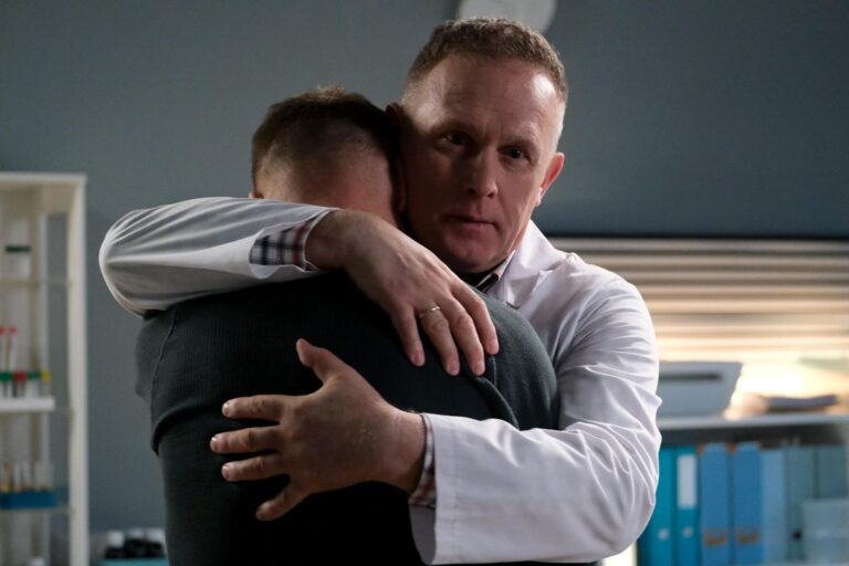 M jak miłość, odc. 1926: Artur zlekceważy wezwanie do nieprzytomnego Pawła, bo zajmie się Joanną! Rodzina nie będzie gotowa na taki cios