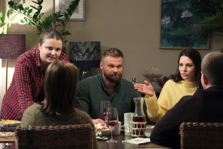 M jak miłość, odc. 1933: Winiarowie ogłoszą ciążę przy całej ekipie z WAT-u. Jedna nowina wywróci wieczór